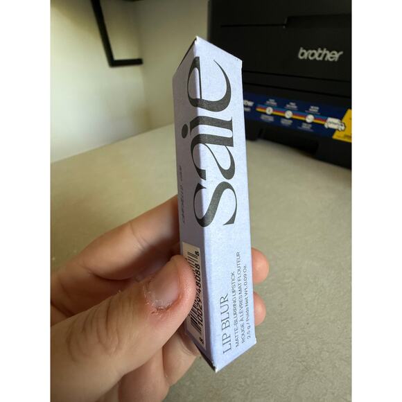 Saie Lip Blur Lipstick Nouveau NEW IN BOX - Picture 1 of 3